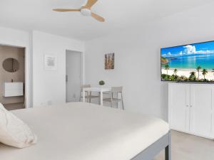 Luxury Ensuite Studio at Coastal Estate