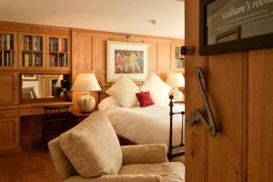Standard Double Room room in Swan House