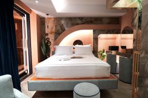 Luxury Seaview Studios with Private Jacuzzi & Sauna