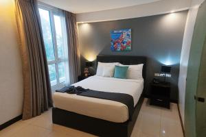 The Upperhouse Hotel Boutique Stay with City & River Views