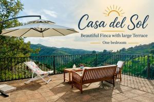 Charming Casa with Large Terrace and Sea View, 30 minutes from Malaga