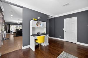 Sprawling 5 Bedrooms 3 Bath Comfy Home Minutes to Disney