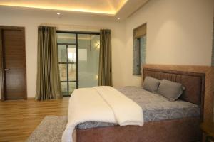 Orca Hill Villa, Pool & Hill View