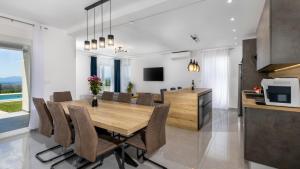Villa Luminosa by Villas Guide