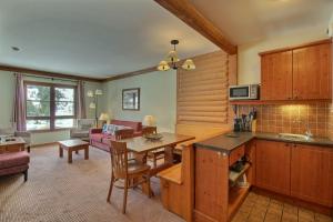 Arc 1950, Appartement 2 chambres 6 pers, Vue Montagne, Sauna, Hammam, Jacuzzi, Piscine chauffée