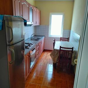 Adventure Beach Hostel Durres