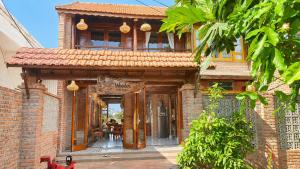 Wooden chill house