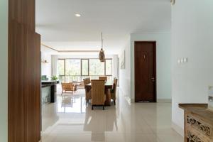 Magenta Hill View Villa 6 Bedrooms With a Private Swimming Pool and a Movie Room and a Billiard Table