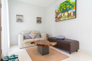 Magenta Hill View Villa 6 Bedrooms With a Private Swimming Pool and a Movie Room and a Billiard Table