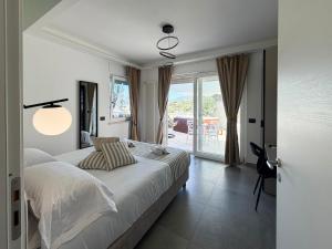 Villa Laca - Sensational coast view with Jacuzzi