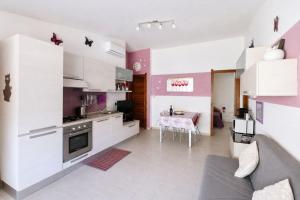 EasyFlatSardinia - Purple House - Pinus Village
