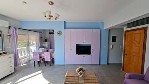 Marys Apartment - Close to port, beaches