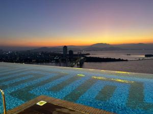 Golden Bay View Apartment