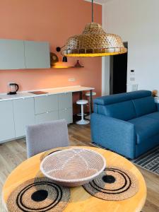 Brindisi Airport and Harbour Suite-2 min to local ferry