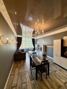 Arcadia Hills Residence -2-Bedroom - Private Parking