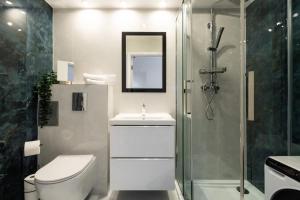 Elegant One-Bedroom Victus Apartment in Sopot with Balcony by Noclegi Renters