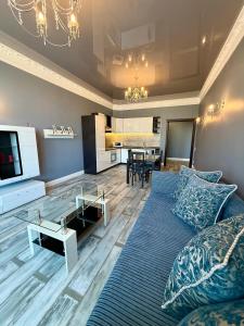 Arcadia Hills Residence -2-Bedroom - Private Parking