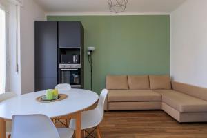 Xenia Milano - 2 rooms apt in Viale Suzzani 88