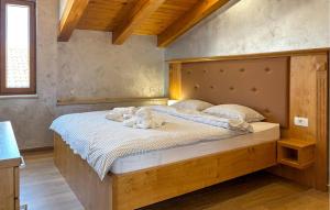 Awesome Apartment In Umag With Wifi