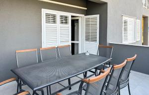 4 Bedroom Stunning Home In Mihalj