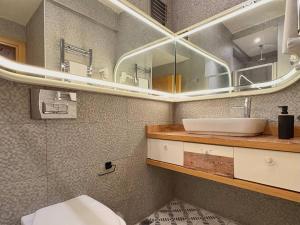Taksim Square1BR Suite 01