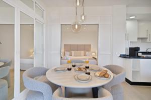 Mediterraneo Beachfront Suite 3 - Marbella Center