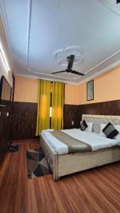 Hotel Prince Residency Near Mayapuri Metro