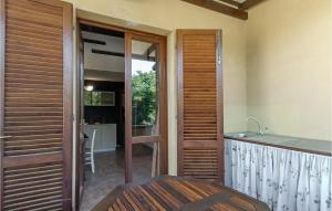 Lovely Apartment In Montescudaio With Wifi
