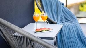 Apartament premium Piamola - balkon 33m2 z widokiem na Zalew Wiślany, ładowarka EV, box na rowery, basen