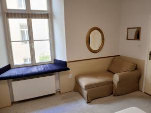 For 4 Guests 2 Bedroom 80m2 Apartment Warsaw City Center, Quiet Courtyard