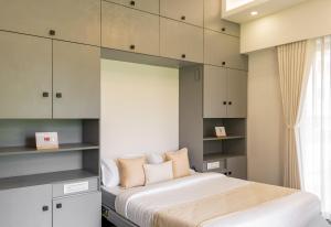 ELIVAAS Signature Nedumbally 4 BHK Villa with Office Space, Balcony Sit-Out & Lounge Area Near Edapally Church