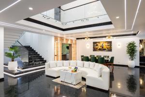ELIVAAS Signature Nedumbally 4 BHK Villa with Office Space, Balcony Sit-Out & Lounge Area Near Edapally Church