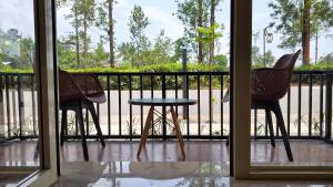 Estate IV - Saffron Suite - Tea Estate Stay