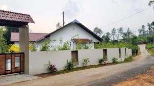 Estate IV - Saffron Suite - Tea Estate Stay