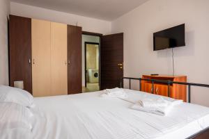 Summerland Lake View Apartament