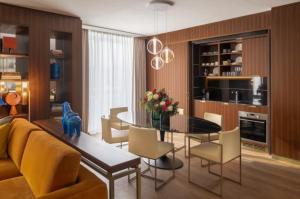Exclusive apartment 3BDR with private jacuzzi and sauna room