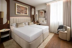 Exclusive apartment 3BDR with private jacuzzi and sauna room