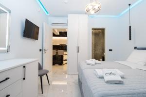 Amfi Luxury Villa 4BR with Private Pool by Villa Mana Gers