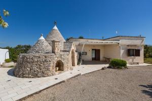 Trulli delle Acacie by Perle di Puglia