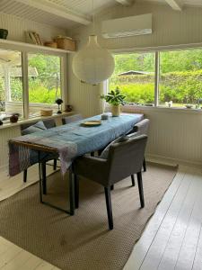 Classic Timber Cottage Close To Forest And Beach