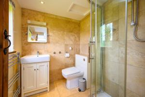 Charming Stable Conversion with 2 Ensuite Suites Sleeps 5