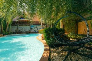 Spacious 2-BR apartment top floor, NaiHarn Beach