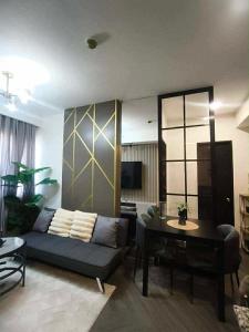 D Grey Pillows - 16th Floor One-Bedroom Condo Unit with Sea View