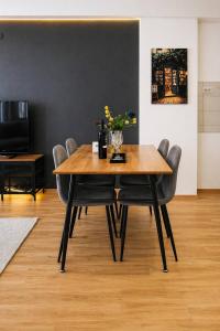 Triana Boutique Studio 02B