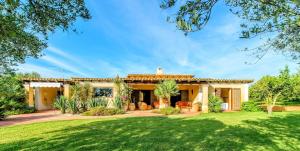 Villa with Saltwater Pool and Large Garden in Selinunte