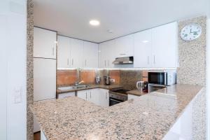 Olimpo BeachFront and Pool Apartment