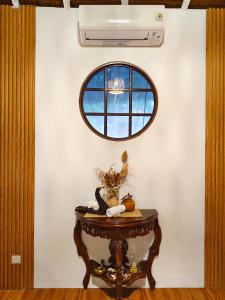 Ten RooMs