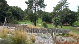 Au calme entre le golf et locéan