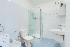 Elegant 3BDs with Sauna Near the Dancing House and Riverside - NP