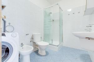 Elegant 3BDs with Sauna Near the Dancing House and Riverside - NP